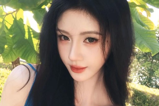 陪睡陪玩已过时！又一女星自曝潜规则当众被强吻、伸手进裤子