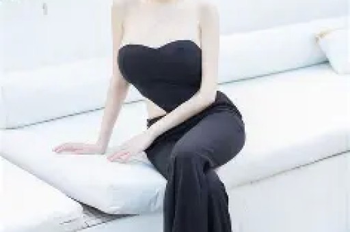 巴黎夜店唱歌偶遇王思聪身边四位女网红环绕不见正牌女友懒懒